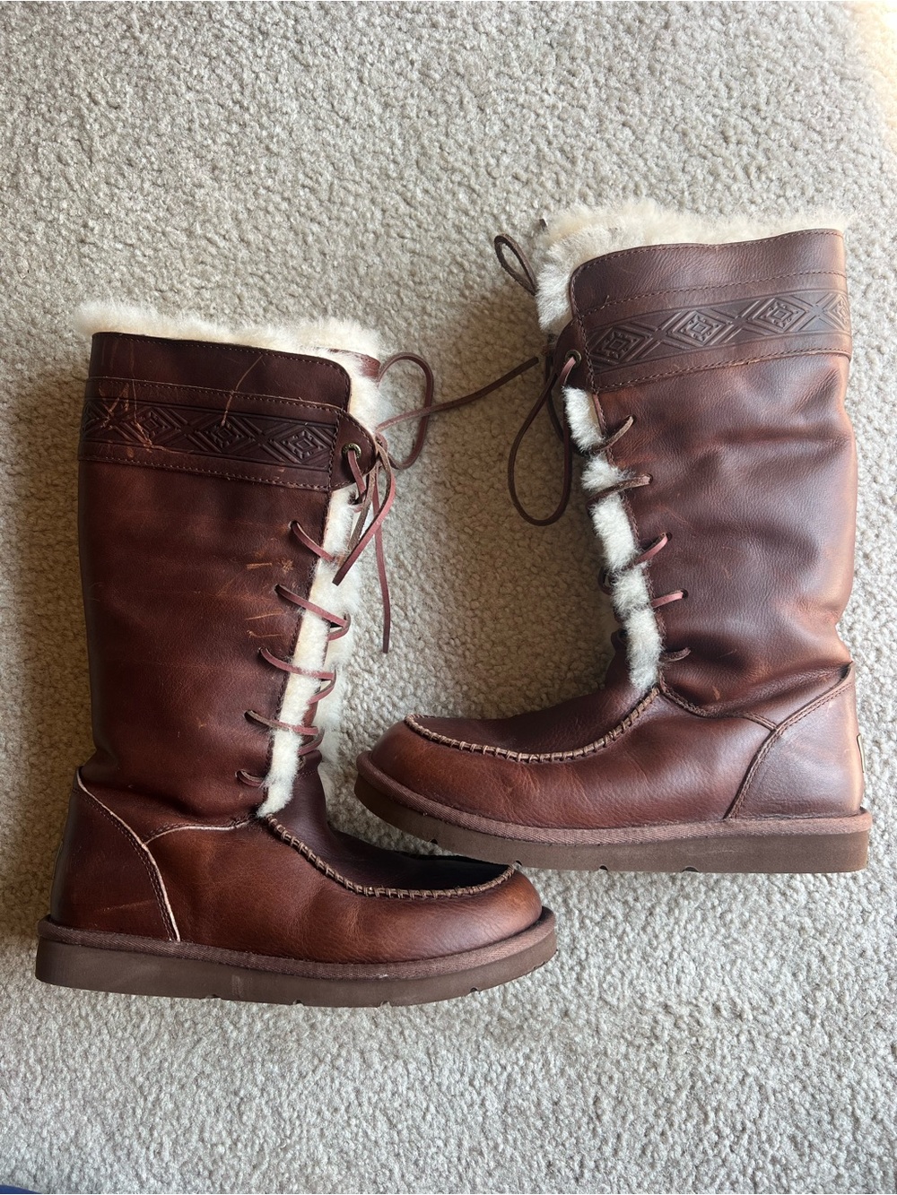 UGG - Vintage Brown Leather Lace-Up Shearling Winter Boots - Size 8 - Very Good